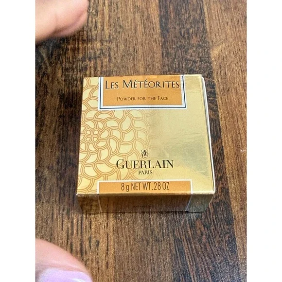 GUERLAIN LES METEORITES  | Powder for the face TRAVEL SIZE 8g/0.28oz - Picture 2 of 3